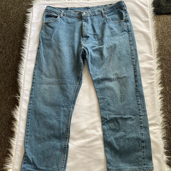 Wrangler Jeans Mens Size 42X30 Light‎ Wash Work Straight Leg - Picture 1 of 11